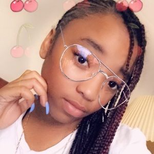 Meet your Posher, Lovenesha